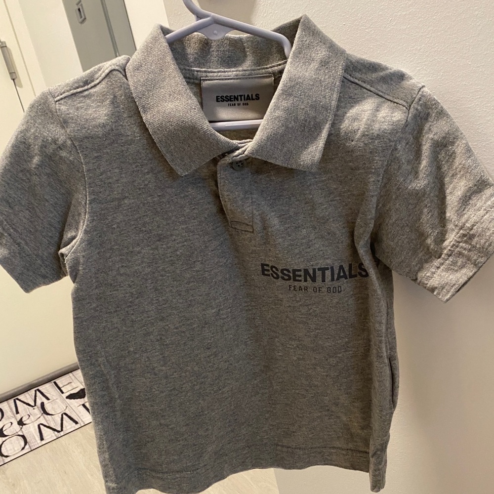 Essentials short sleeve button up -size 2/3